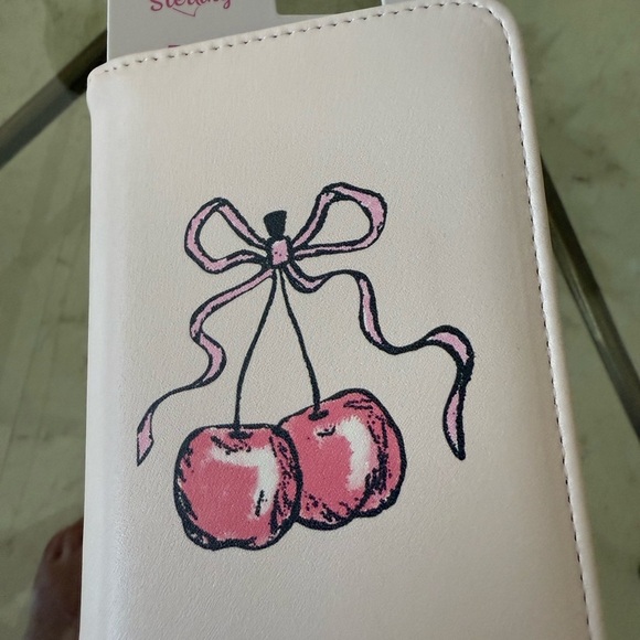 Elegant Cream Travel Bag with Cherry Design - Picture 6 of 11